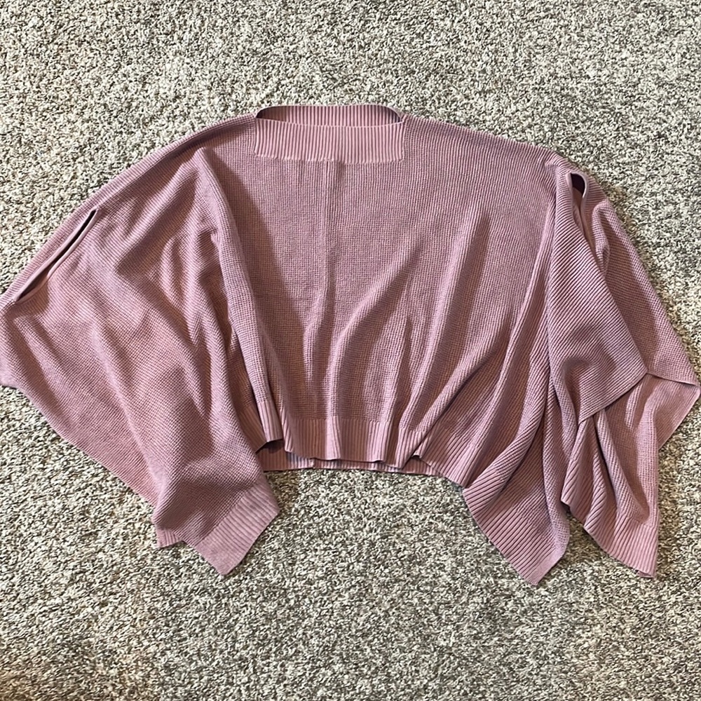LULULEMON Forward Flow Cape PINK Rose Poncho. One Size